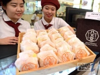 [포토] 롯데백화점 부산본점·광복점, 일본 프리미엄 크림빵 ‘핫텐도’ 팝업 스토어