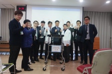 인천백병원, 부설요양원 환우 위한 워커바 기부 행사