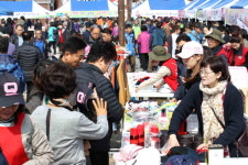 인천 동구, 동인천역 북광장 나눔장터 성료