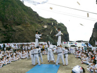 광복 71돌 독도에 태권도 기합소리 힘차게 울려