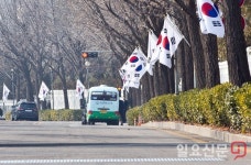 특검, 청와대 압수수색 불발