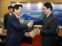 안상수 창원시장, 곽붕 주 부산 중국총영사 접견하고 우호협력 약속
