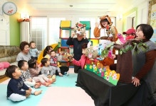 할아버지 할머니의 인형극 정말 재밌어요