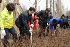 군포시, 제72회 식목일 맞아 공한지에 철쭉 식재