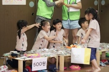 동대문구 경희유치원, 사랑나눔 바자회 성금 200만원 전달 