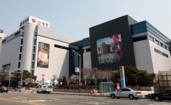 [현장르포] 신세계→롯데 간판 교체…인천터미널 백화점 내부 반응