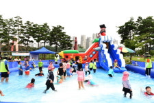 더위야 물러가라 파주시, 에어바운스 어린이물놀이장 개장