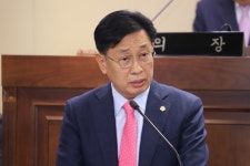 양평군의회 전진선 의원, 군청 청사 김정은 현수막 철거 촉구