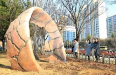 달서구, 이색 선사유물 거리로 쏟아져