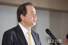 윤석금 웅진그룹 회장 결국 태양광사업 접나