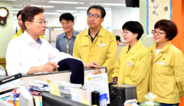 (주)경북농민축산 동부지사 | 이철우 경북지사, "아프리카돼지열병 철저히 막아 달라"