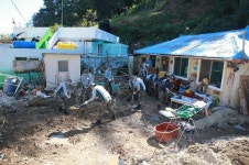 울진군 태풍 미탁 피해 복구 현장에 온정의 손길 이어져