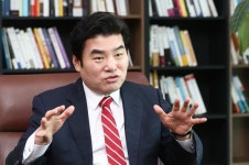‘친박’ 원유철 불출마 선언…미래통합당 24번째 불출마