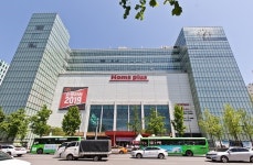 코로나19 의심 환자 방문 소식에 홈플러스 광주계림점도 임시 휴점