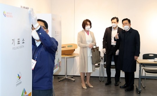 윤석열 대통령 지지 황교안 전 총리와 민 전 의원, 부정선거 의혹 규명을 위한 힘을 보태다