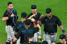 마이애미 확진자 대거 발생에도 MLB는 위험한 질주