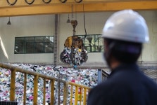 수원시 자원순환센터 새벽 화재…인명피해는 없어