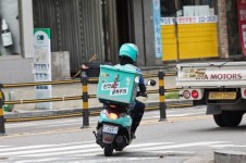 공정위 딜리버리히어로, 배달의민족 인수하려면 요기요 팔아야