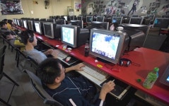 배그가 독 됐네…수백미터 줄 섰던 중국 PC방 사양길 걷는 까닭