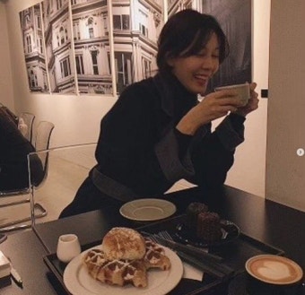 김하늘 전속계약, 카페서도 빛나는 일상미모 눈길 '여신美'