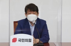 권영진 “‘이준석 스타일’로 새로운 길 가보라”…이준석 “대선 승리로 보답하겠다”
