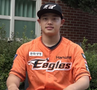 한화 문동주, 160.7km/h 기록하며 KBO리그 최고 구속! 패배 속 뛰어난 투구 호평 받지만...