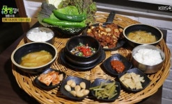 2TV저녁 생생정보 청춘시대, 수원 우렁이 쌈밥 견과류로 고소한 맛 살려