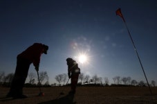 영종국제도시 내 공원이 개인 골프연습장? 단속 필요