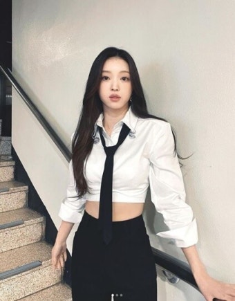 오마이걸 유아, 사람엔터와 전속계약 체결...본격 배우 활동 시작!