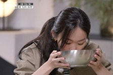 로컬식탁 춘천 닭갈비, 메밀막국수, 메밀전병, 메밀배추전, 초당옥수수 타르트, 감자빵, 곰취핫도그 소개