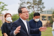 조광한 남양주시장, 도서관 관계자들과 다산중앙공원 정책 투어