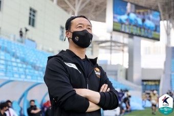 박진섭, 부산 감독 부임으로 9개월만의 일선 복귀