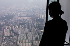 [박원갑의 부동산 읽기] 위험한 현대판 기복신앙 ‘아파트교(敎)’