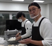 생활의 달인 신촌 홍콩식 홍합볶음 달인, 남원 호떡X국물 떡볶이 달인, 만두 빚기 달인 출연