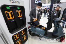 전기배터리 교환 가능한 이륜차