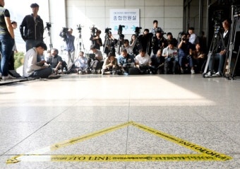 '포토라인 안돼' 유아인 출석일자 조정 연예계 주시하는 까닭