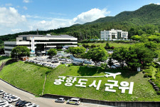 군위군 대형 양계장 부정·비리…시민단체 관련자 책임 물어야