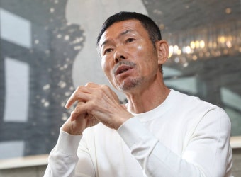 손웅정 감독, 아동학대 혐의 피소…