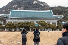 [단독] 과거엔 정부조직 대표기관이었는데…청와대 노동조합 설립, 왜?