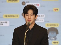 폭로 물꼬 막았지만 자충수 될라…김수현 '명예훼손 소송' 반격 앞과 뒤