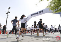 캐주얼 러닝 페스티벌 ‘버닝런 2025’ 도착