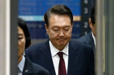 소환 3회 불응하자…내란 특검, 윤석열 체포영장 청구