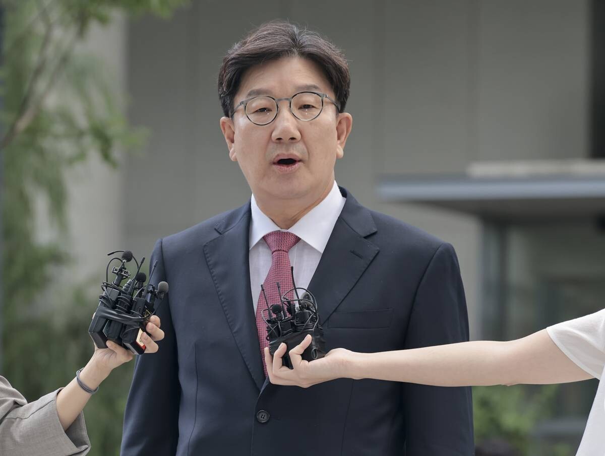경찰, 통일교 금품수수 의혹 관련 대대적 압수수색 실시 중