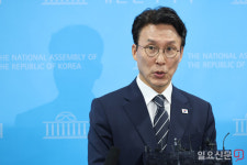 당대표 출마 공식 선언한 김민석