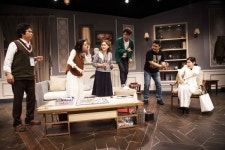 [ET-ENT 연극] 앞에서 이끄는 코미디, 뒤에서 채워주는 교육적 교훈 ‘톡톡’