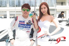 [포토] 2017 CJ대한통운 슈퍼레이스, 서한 퍼플모터스포트 김중군 화사하게 분위기 변신