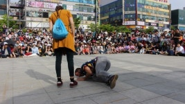 [ET-ENT 무용] 안산국제거리극축제(4) ‘일탈’ 바닥에서 진짜 소리가 나는 것인가?