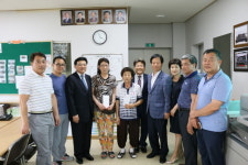 서산세무서, 영세 상인 4명에게 성금 전달