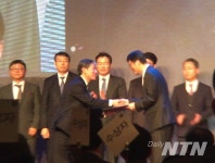 첫 회계의 날 국세청장상 받은 회계사들 20명