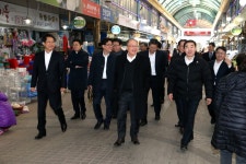 한승희 국세청장, 시장통 국밥에 깃든 희망을 본다